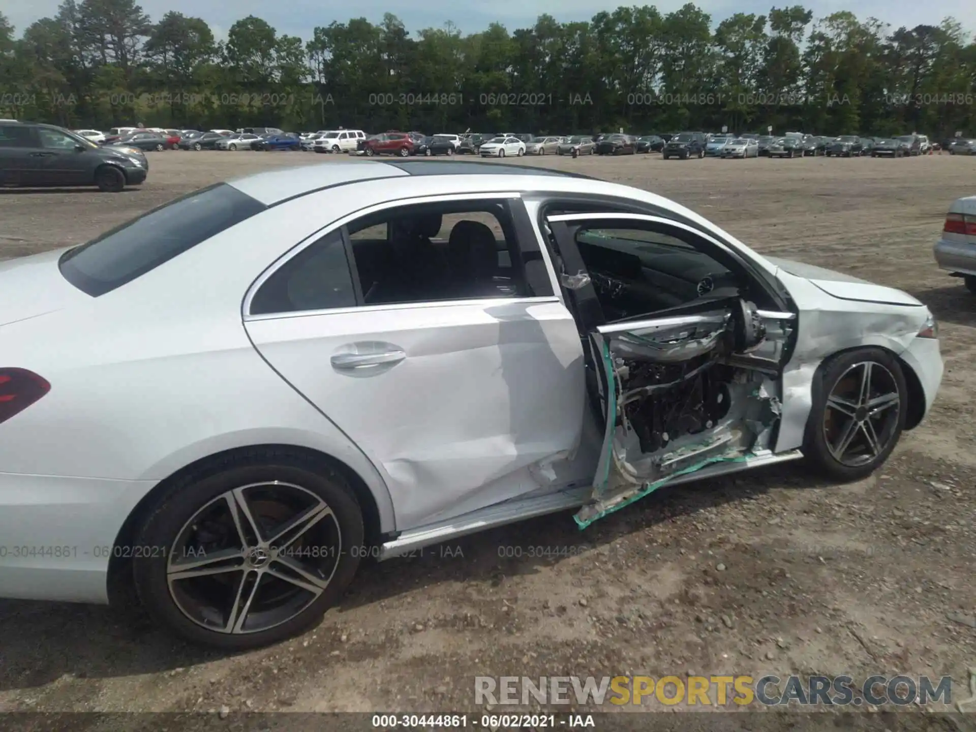 6 Photograph of a damaged car WDD3G4FB2KW022774 MERCEDES-BENZ A-CLASS 2019