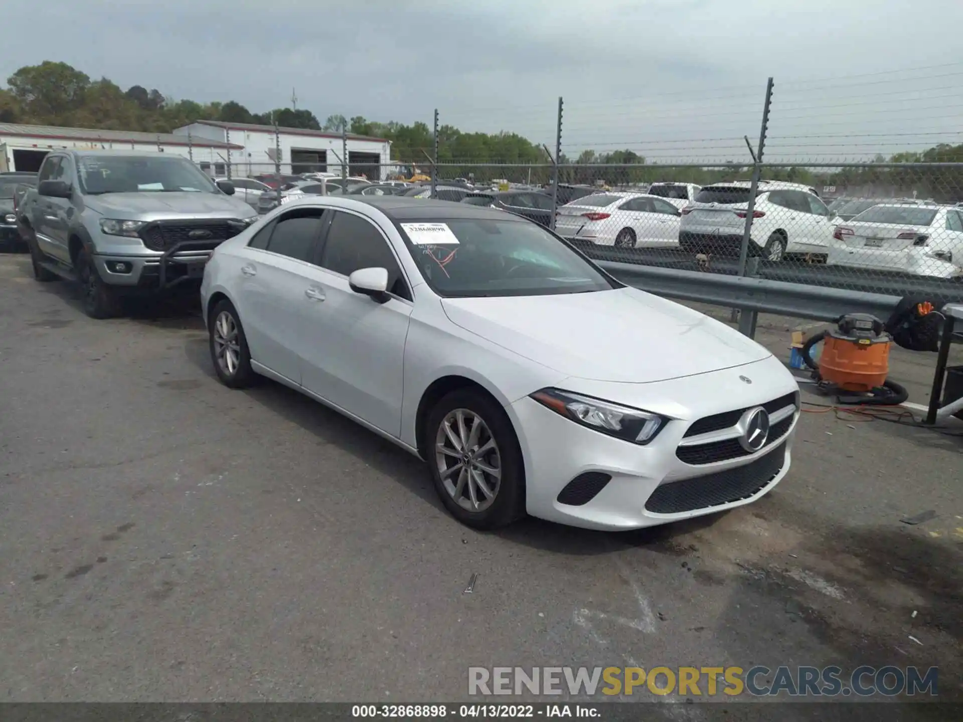 1 Photograph of a damaged car WDD3G4FB2KW025089 MERCEDES-BENZ A-CLASS 2019