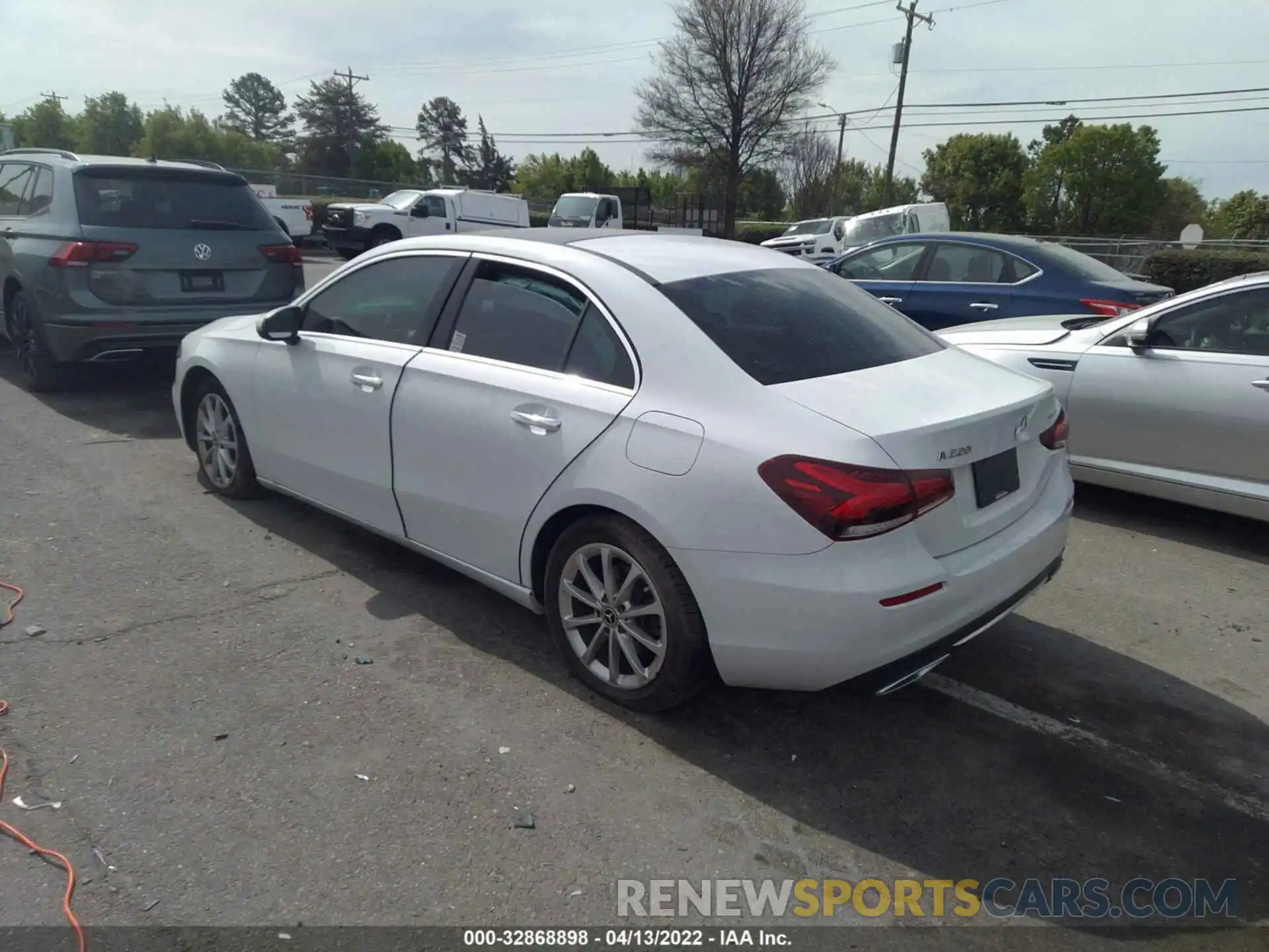 3 Photograph of a damaged car WDD3G4FB2KW025089 MERCEDES-BENZ A-CLASS 2019