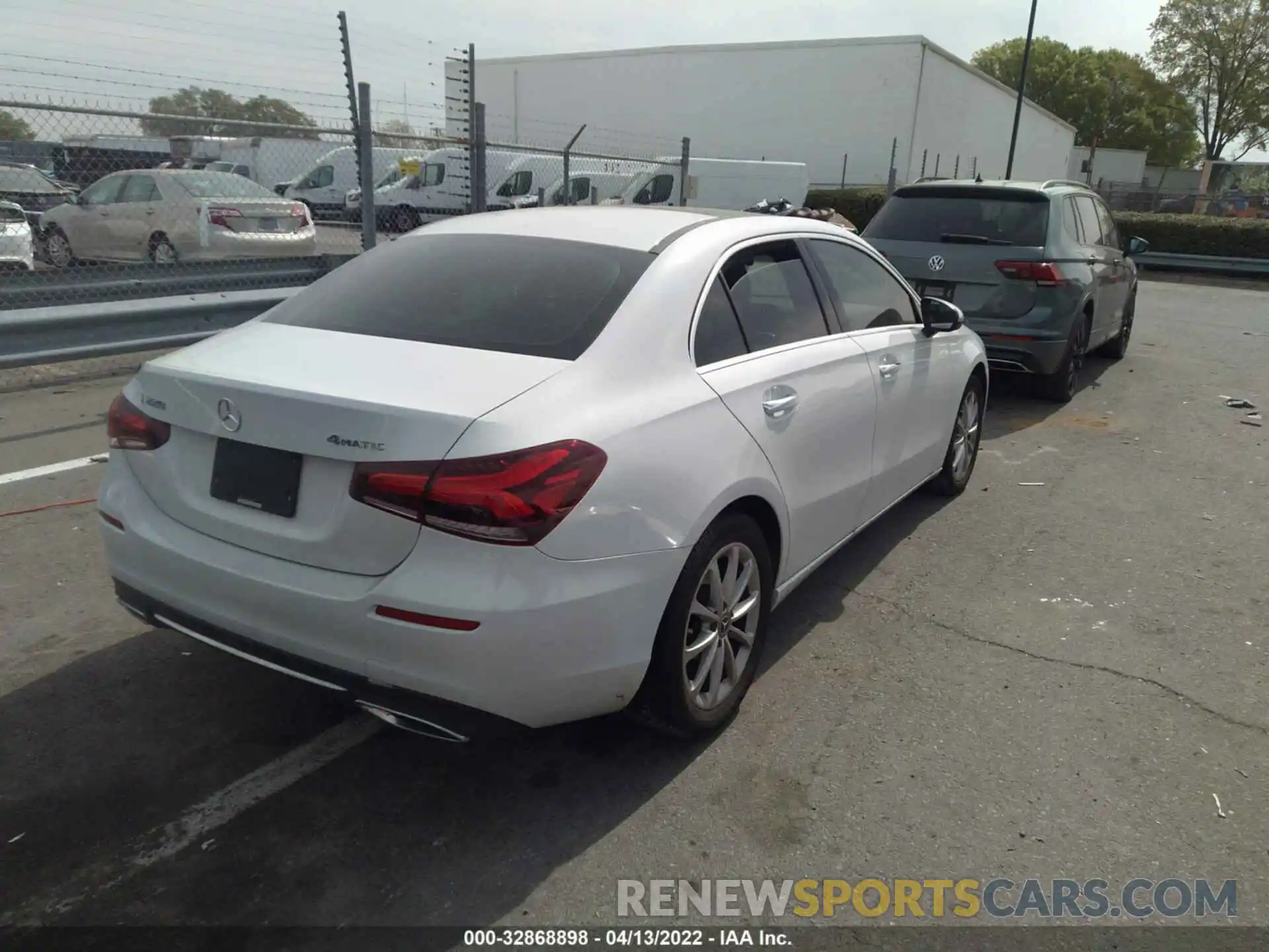 4 Photograph of a damaged car WDD3G4FB2KW025089 MERCEDES-BENZ A-CLASS 2019