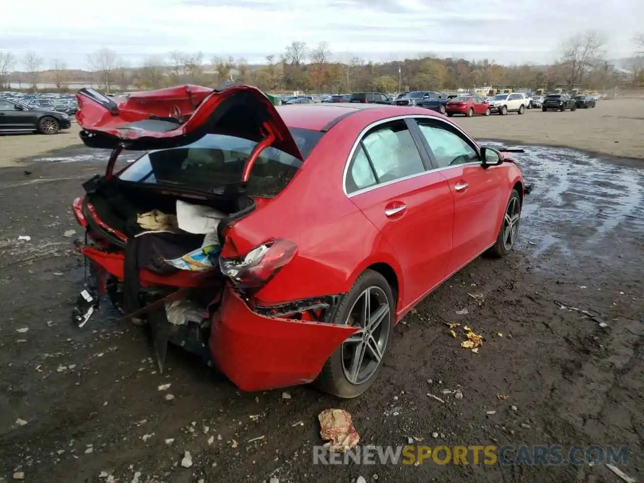 4 Photograph of a damaged car WDD3G4FB3KW015171 MERCEDES-BENZ A-CLASS 2019