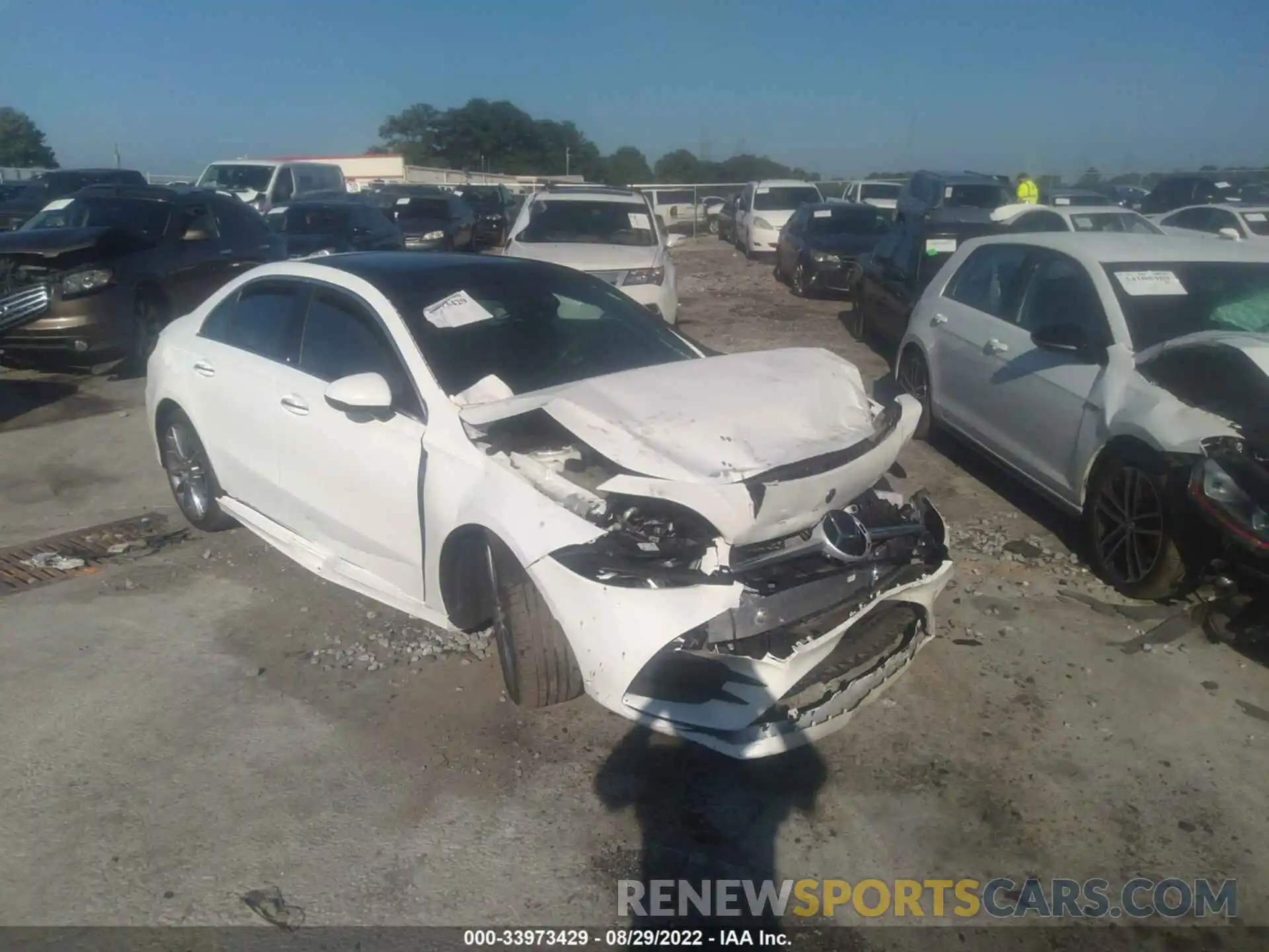 1 Photograph of a damaged car WDD3G4FB3KW019494 MERCEDES-BENZ A-CLASS 2019