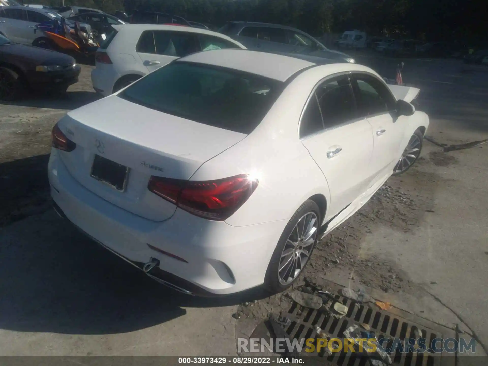 4 Photograph of a damaged car WDD3G4FB3KW019494 MERCEDES-BENZ A-CLASS 2019