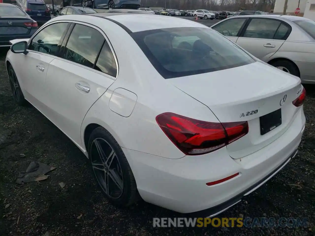 3 Photograph of a damaged car WDD3G4FB6KW005587 MERCEDES-BENZ A-CLASS 2019