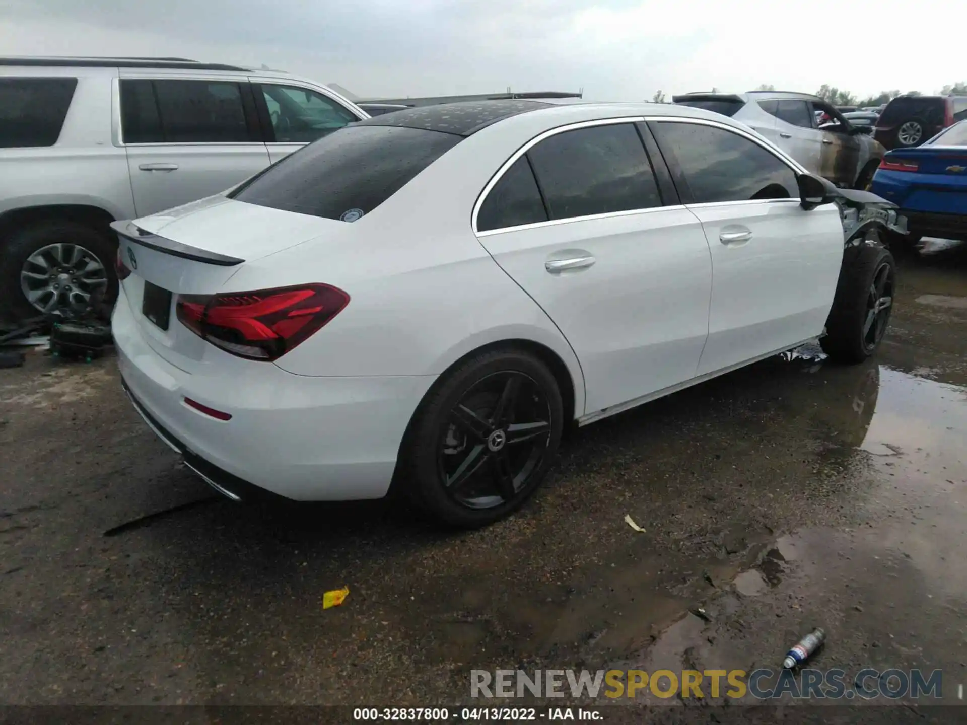 4 Photograph of a damaged car WDD3G4FB7KW000706 MERCEDES-BENZ A-CLASS 2019