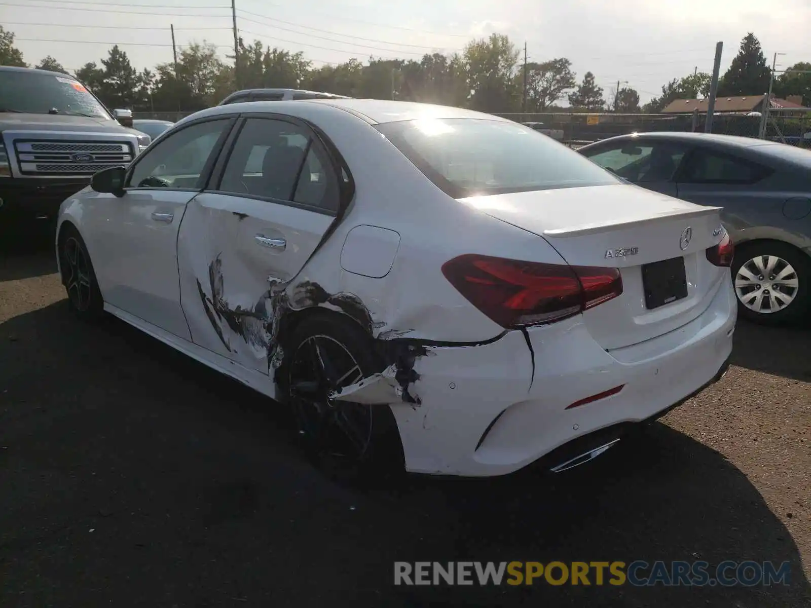 3 Photograph of a damaged car WDD3G4FB8KW006689 MERCEDES-BENZ A-CLASS 2019