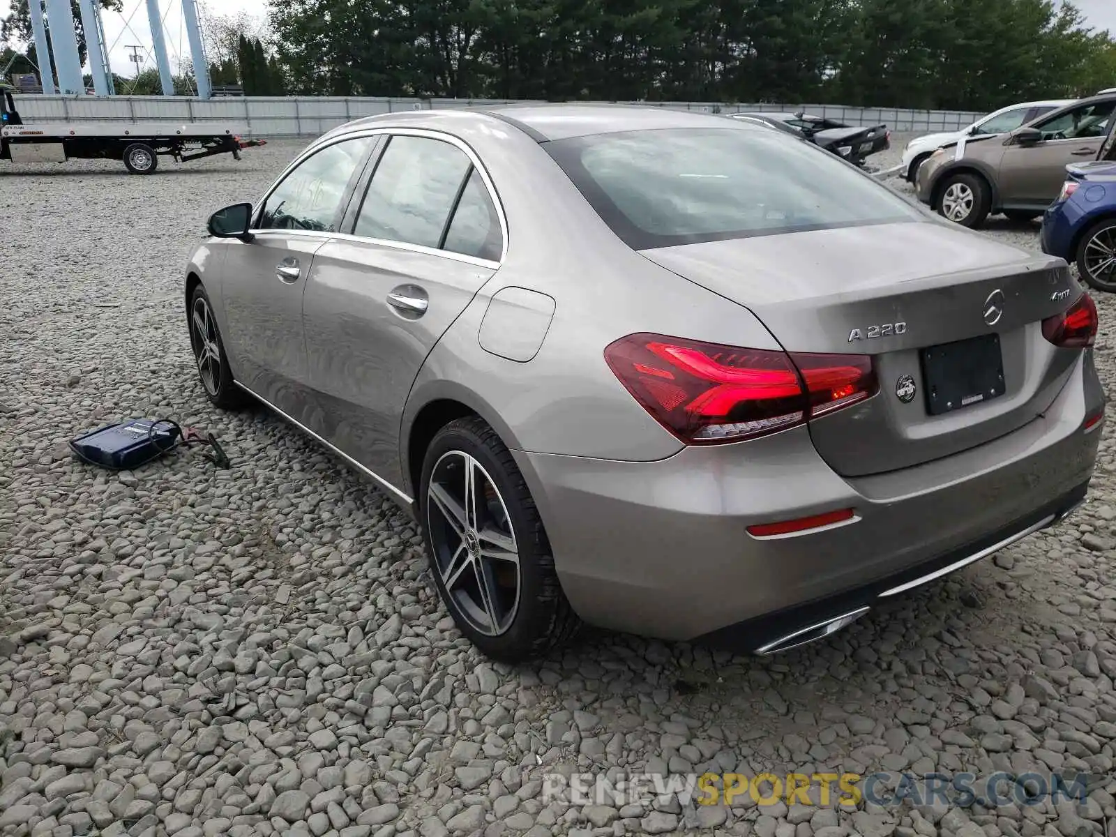 3 Фотография поврежденного автомобиля WDD3G4FB9KW025235 MERCEDES-BENZ A-CLASS 2019