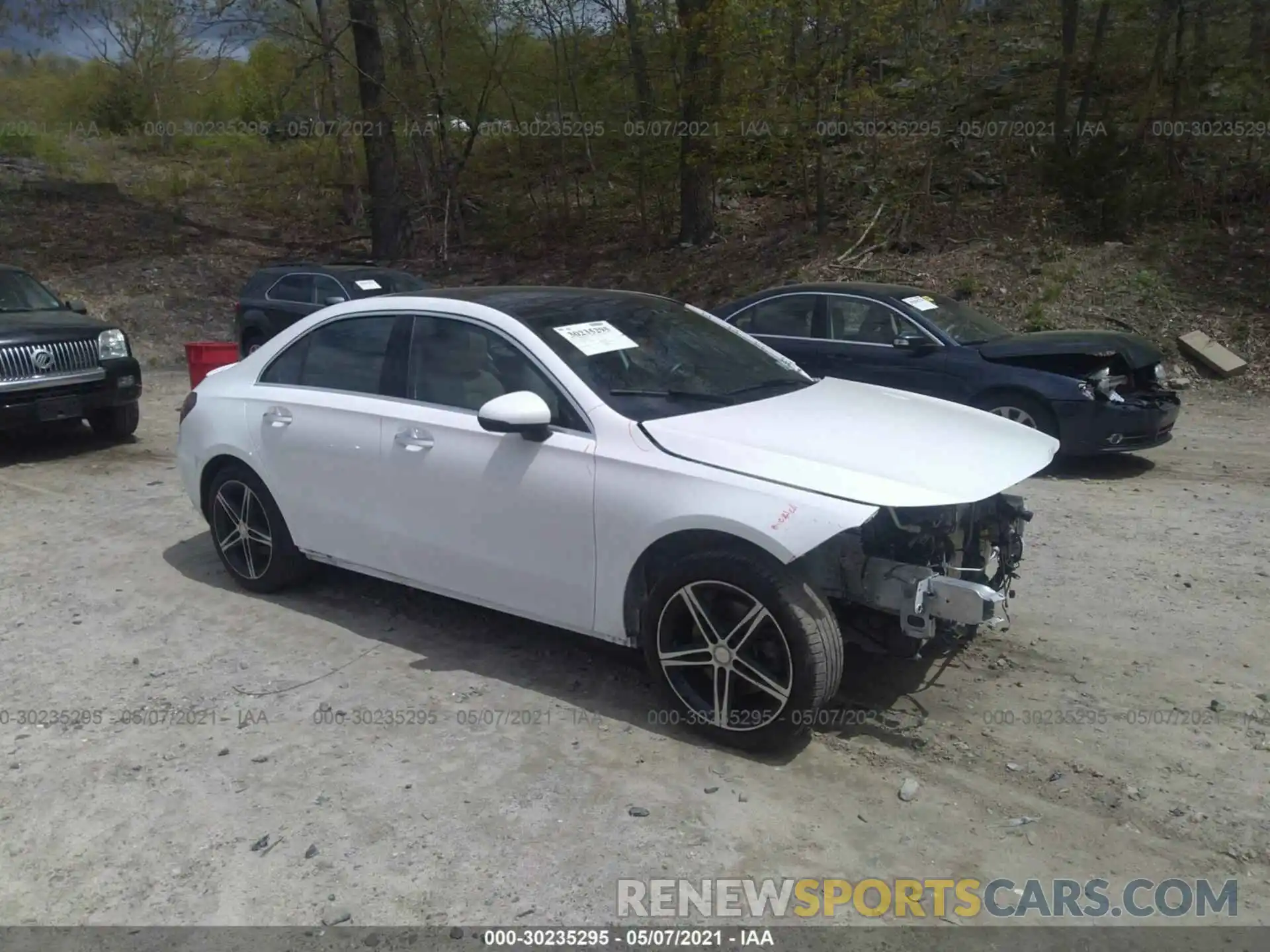 1 Photograph of a damaged car WDD3G4FBXKW019556 MERCEDES-BENZ A-CLASS 2019