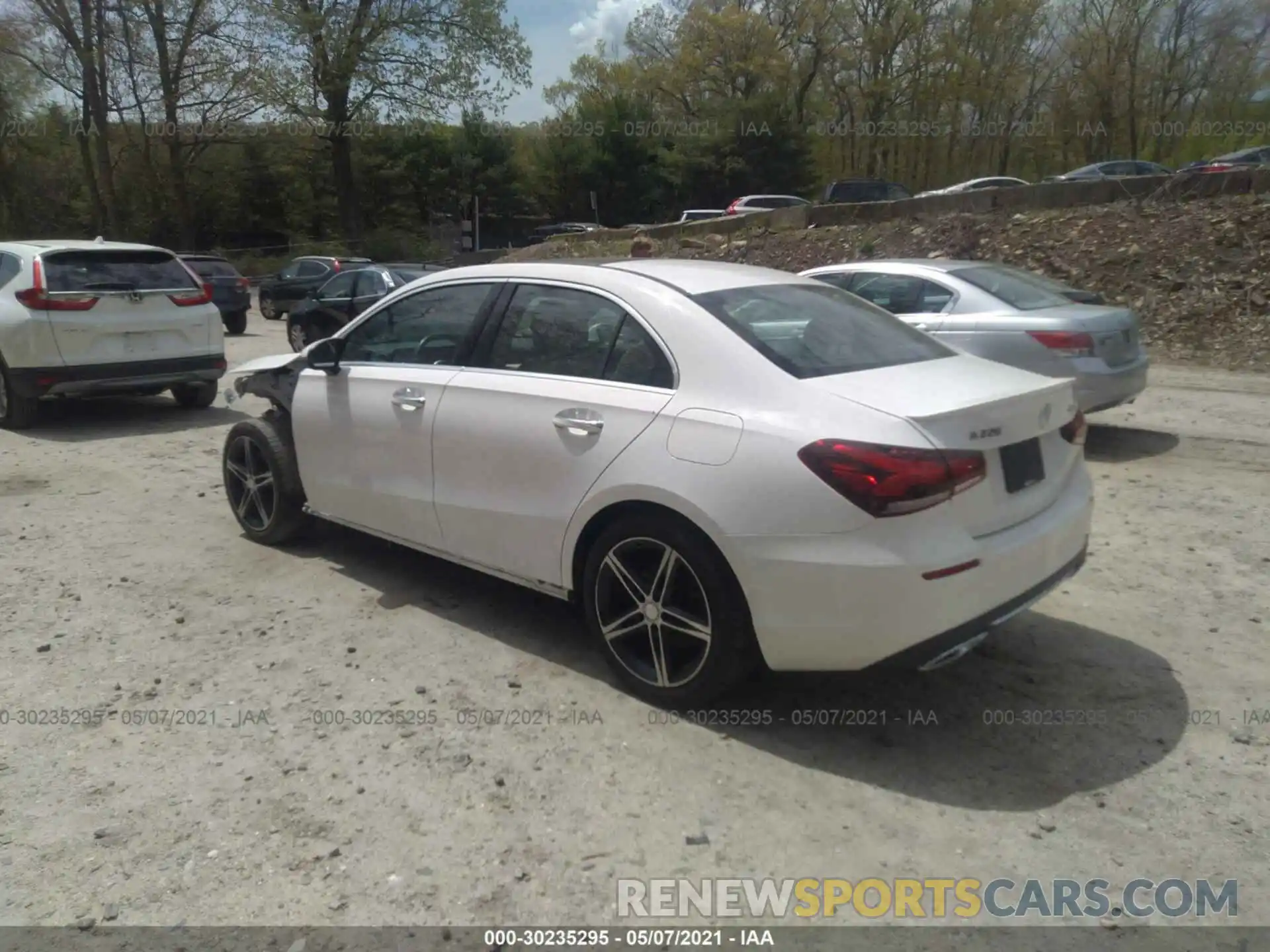 3 Photograph of a damaged car WDD3G4FBXKW019556 MERCEDES-BENZ A-CLASS 2019