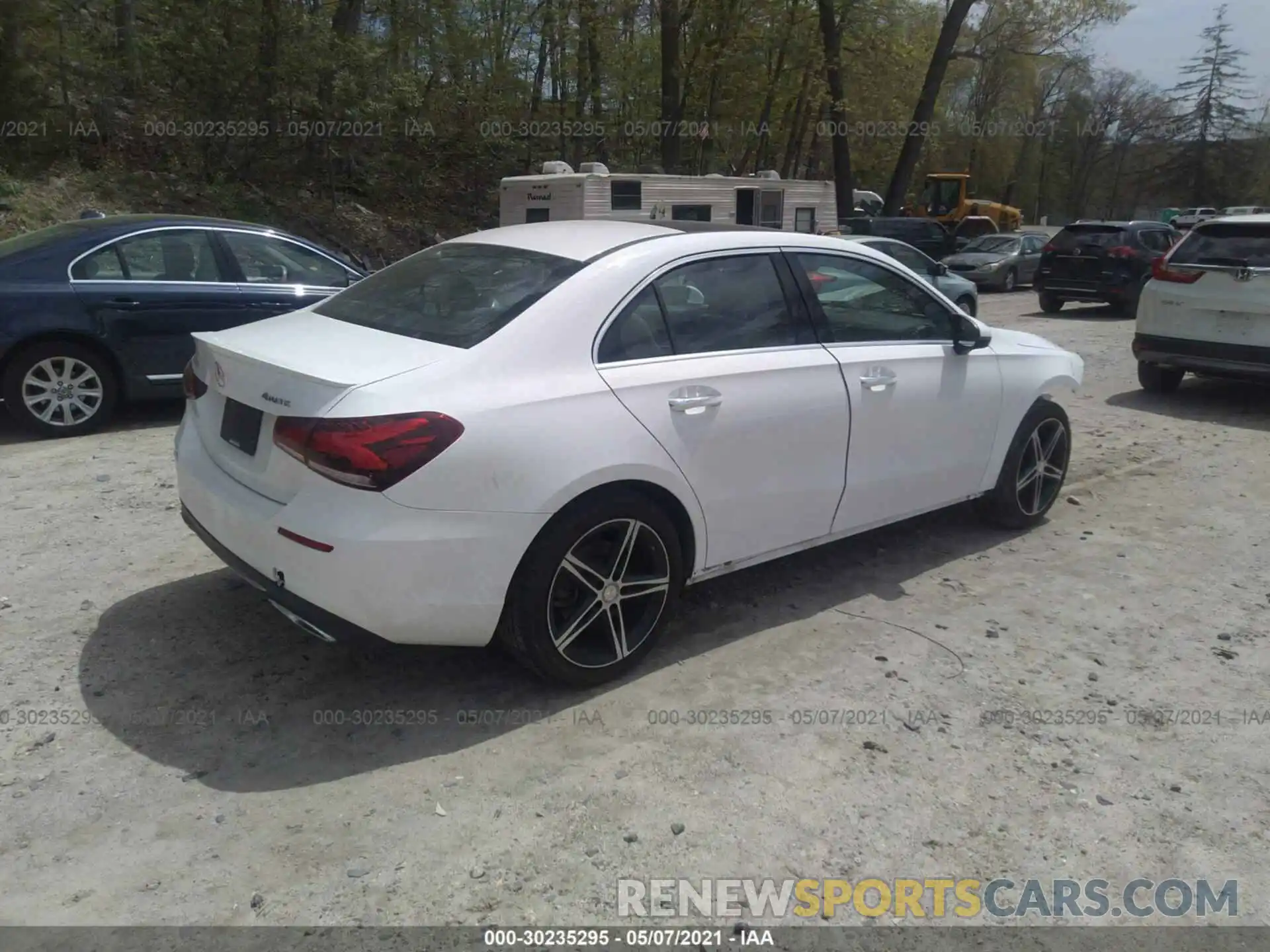 4 Photograph of a damaged car WDD3G4FBXKW019556 MERCEDES-BENZ A-CLASS 2019