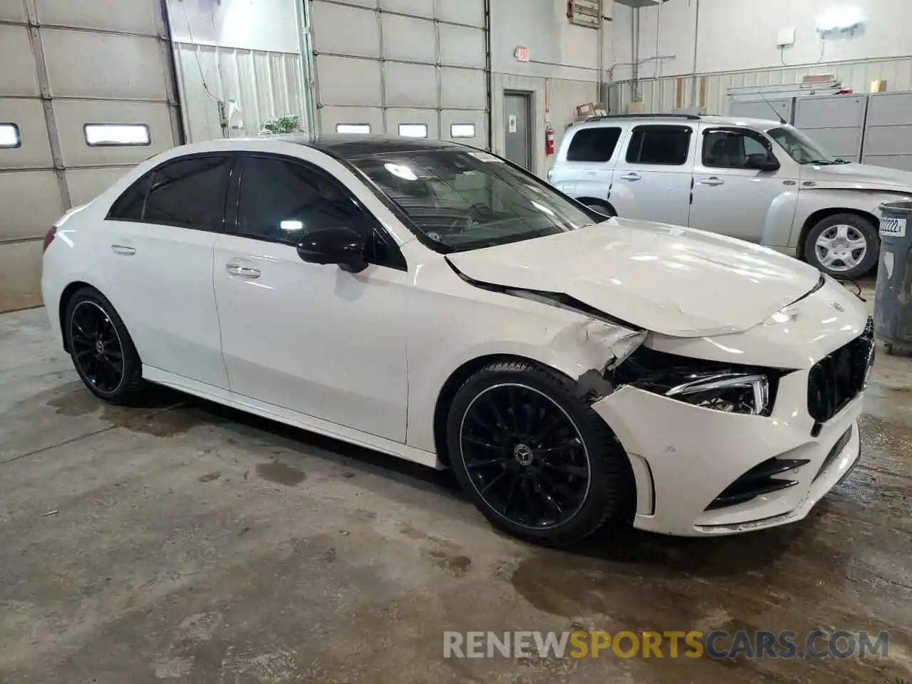 4 Photograph of a damaged car W1K3G4EB0LJ203307 MERCEDES-BENZ A-CLASS 2020