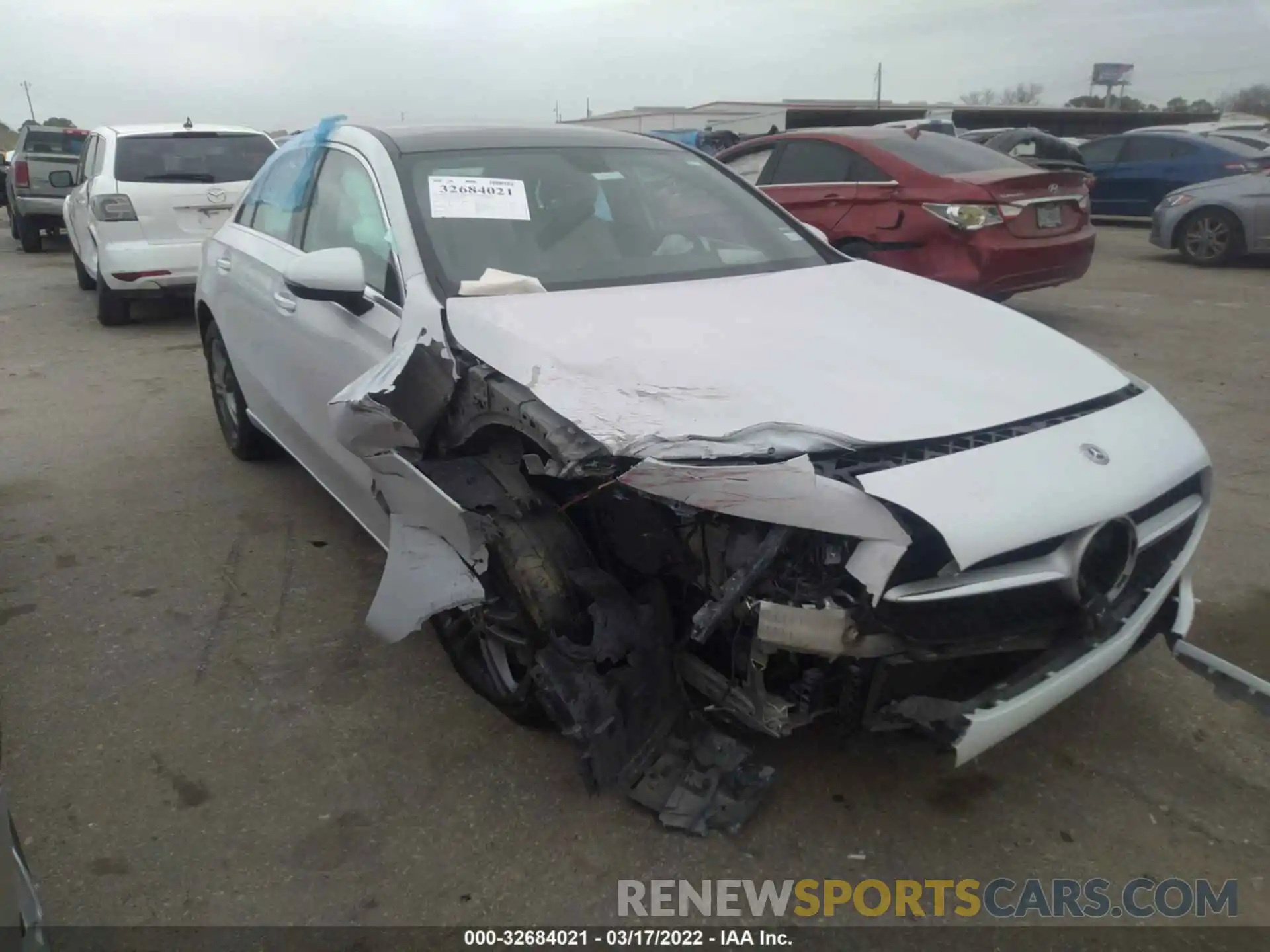 1 Photograph of a damaged car W1K3G4EB0LJ203758 MERCEDES-BENZ A-CLASS 2020