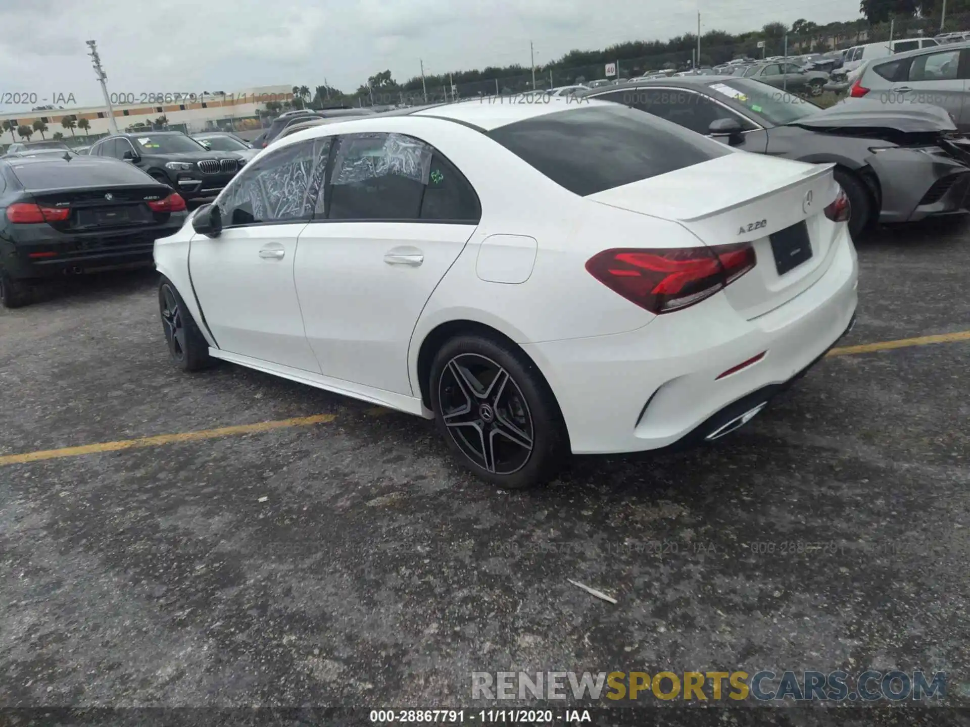 3 Photograph of a damaged car W1K3G4EB0LJ207874 MERCEDES-BENZ A-CLASS 2020