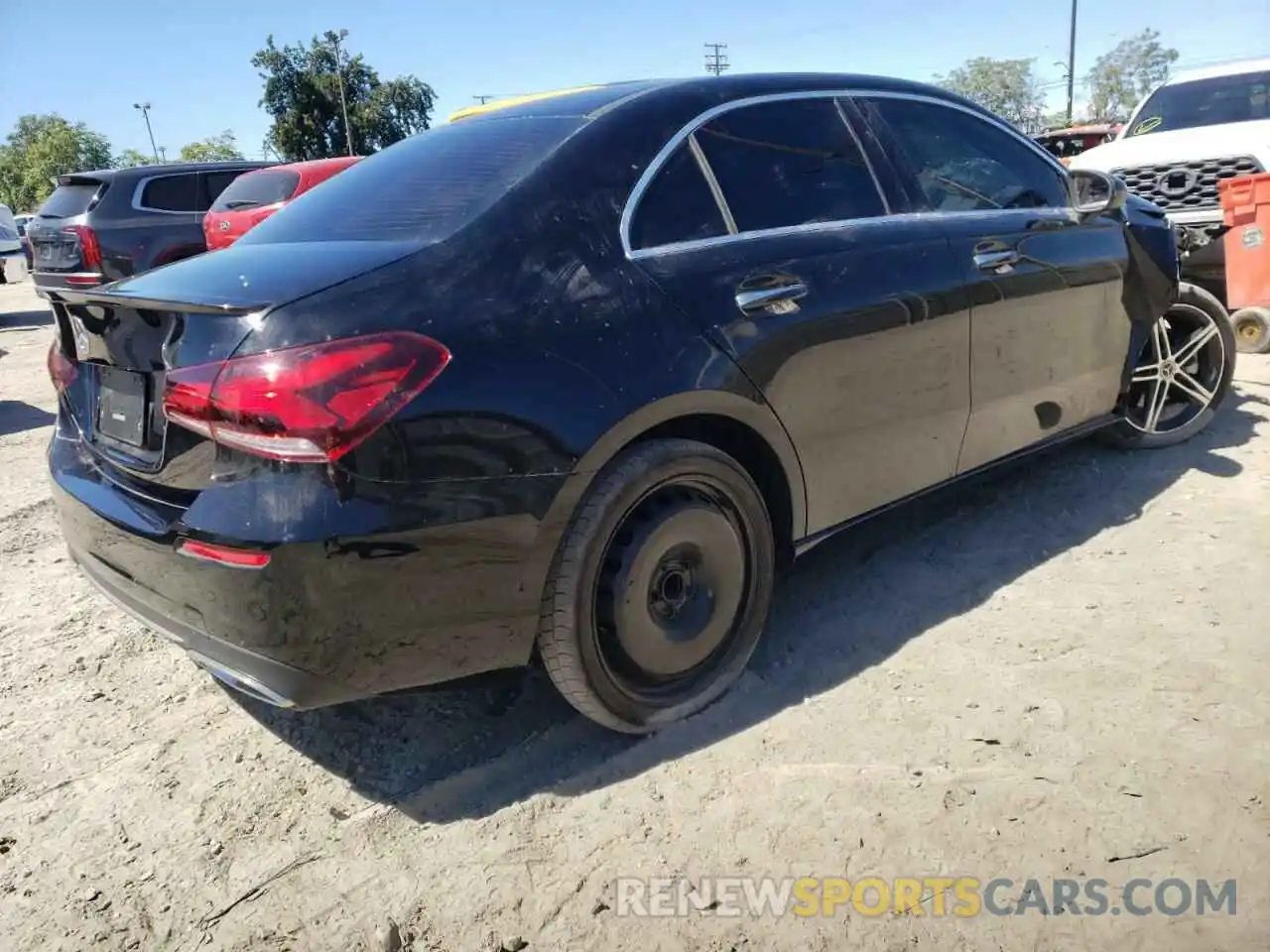 4 Photograph of a damaged car W1K3G4EB0LJ228210 MERCEDES-BENZ A-CLASS 2020