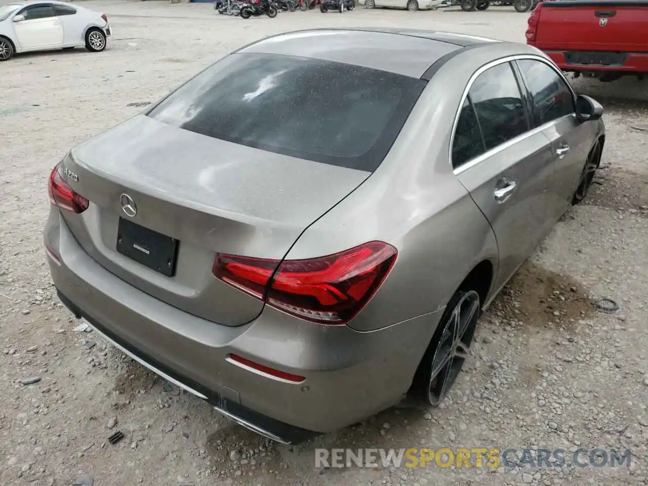 4 Photograph of a damaged car W1K3G4EB1LJ201226 MERCEDES-BENZ A-CLASS 2020