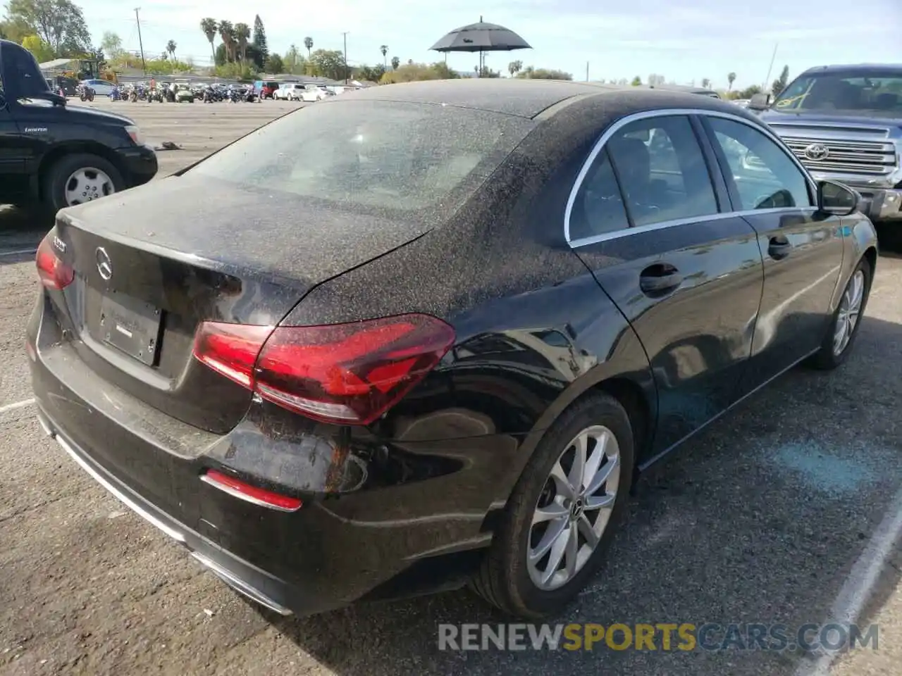 4 Photograph of a damaged car W1K3G4EB2LJ202434 MERCEDES-BENZ A-CLASS 2020