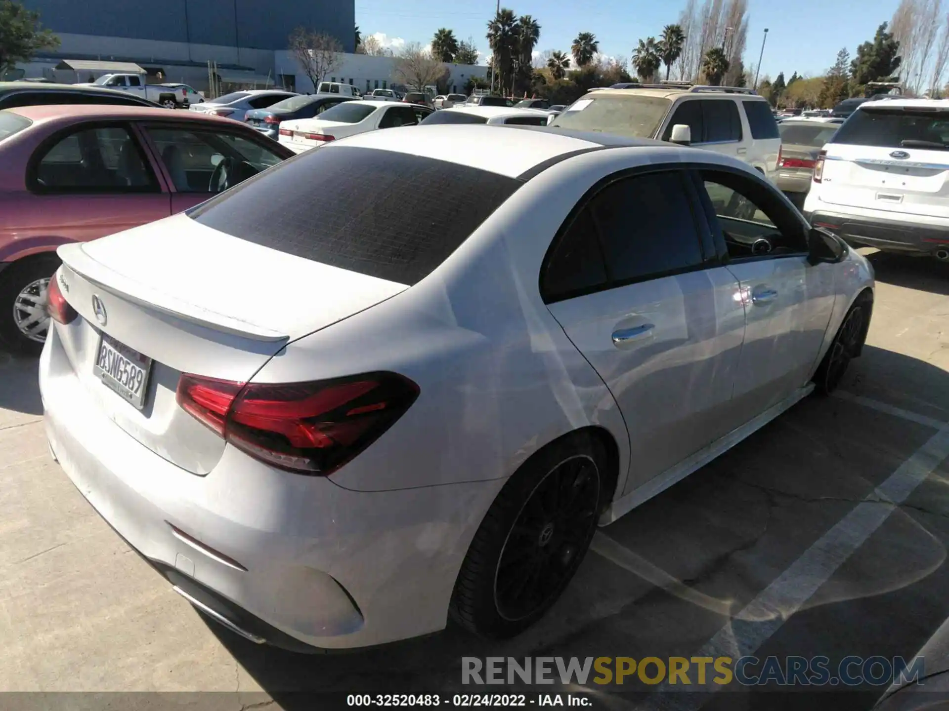 4 Photograph of a damaged car W1K3G4EB2LJ233165 MERCEDES-BENZ A-CLASS 2020