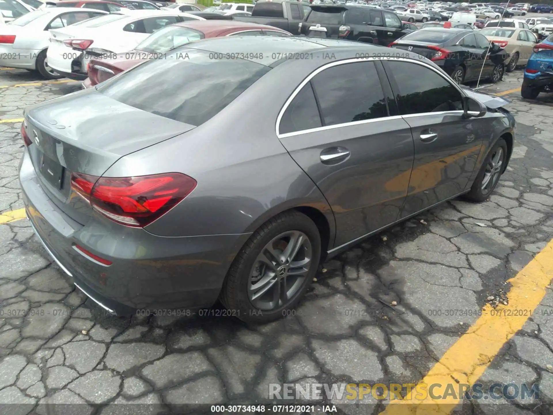 4 Photograph of a damaged car W1K3G4EB3LJ206587 MERCEDES-BENZ A-CLASS 2020