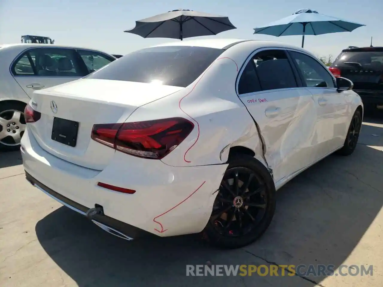 4 Photograph of a damaged car W1K3G4EB3LJ221395 MERCEDES-BENZ A-CLASS 2020