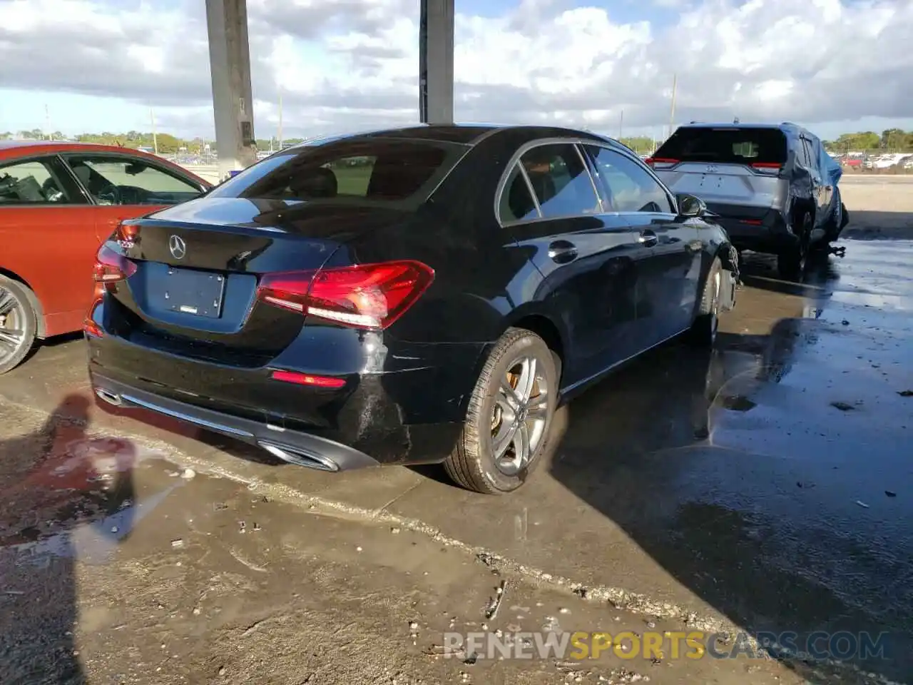 4 Photograph of a damaged car W1K3G4EB3LW043698 MERCEDES-BENZ A-CLASS 2020