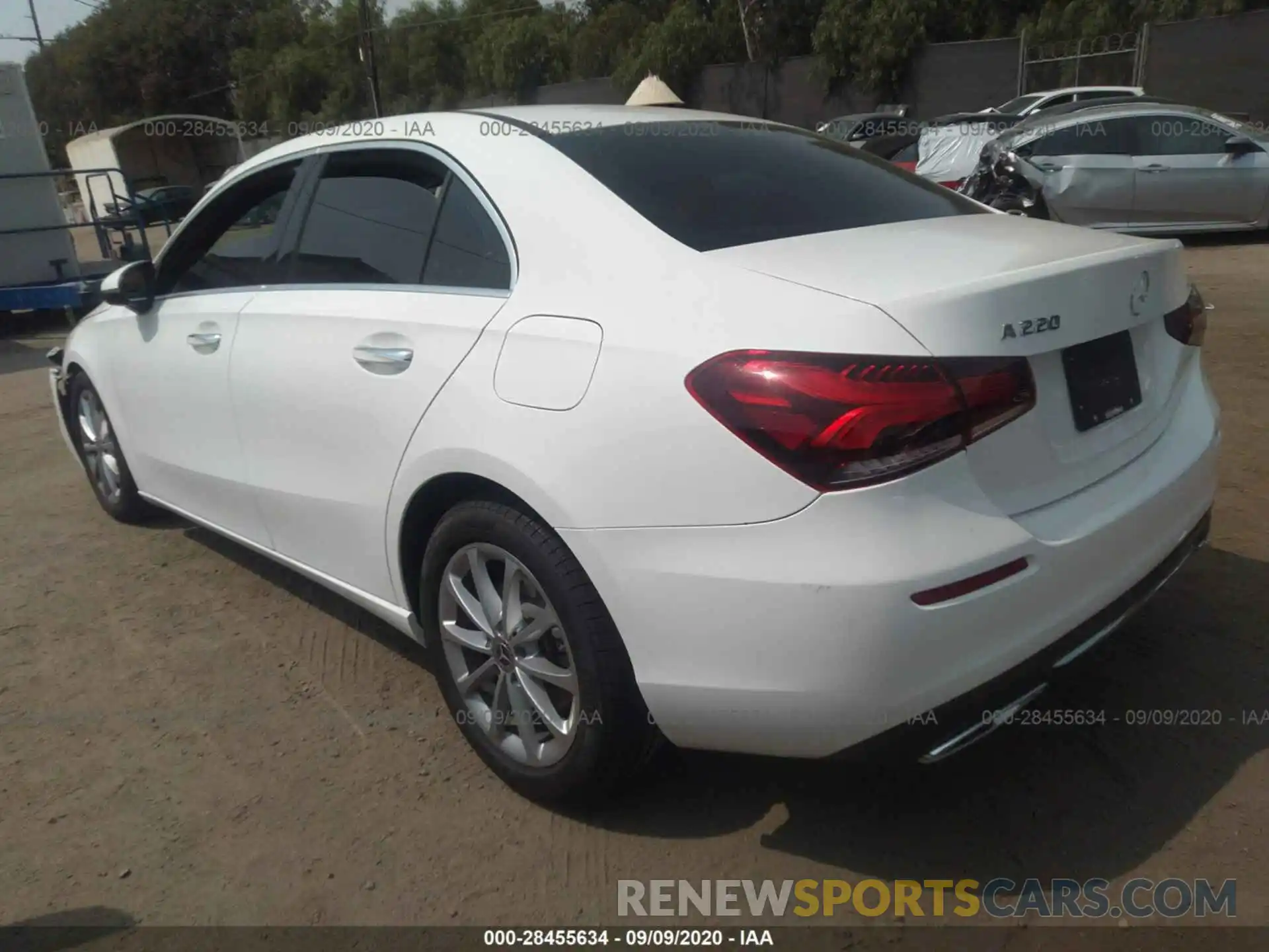 3 Photograph of a damaged car W1K3G4EB3LW044933 MERCEDES-BENZ A-CLASS 2020