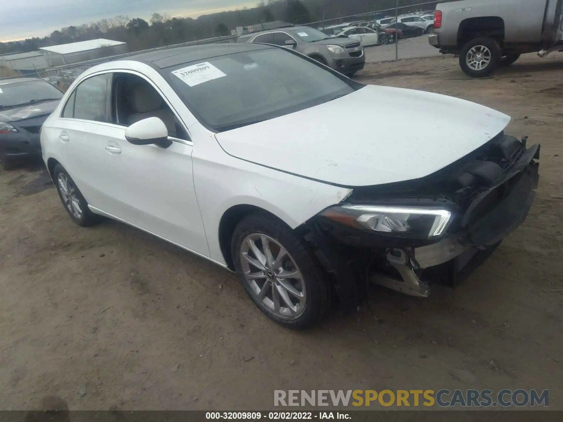 1 Photograph of a damaged car W1K3G4EB5LJ230115 MERCEDES-BENZ A-CLASS 2020