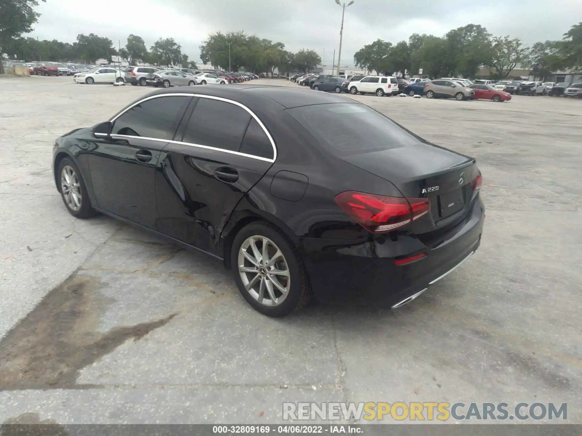 3 Photograph of a damaged car W1K3G4EB6LJ203683 MERCEDES-BENZ A-CLASS 2020