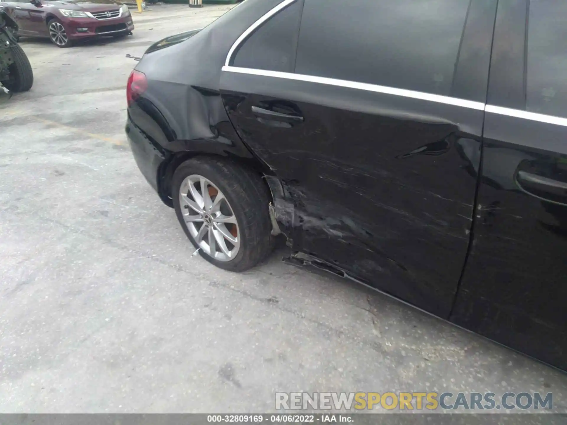 6 Photograph of a damaged car W1K3G4EB6LJ203683 MERCEDES-BENZ A-CLASS 2020