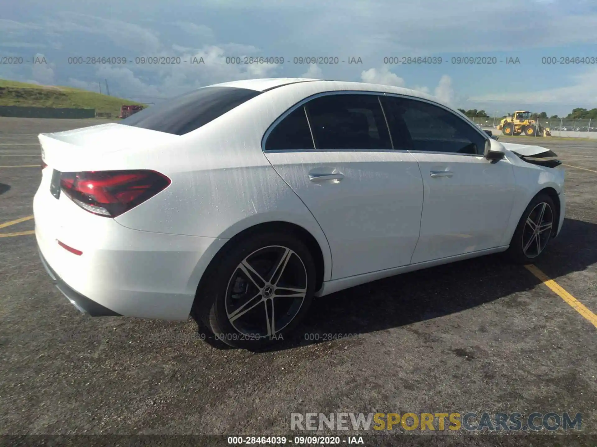 4 Photograph of a damaged car W1K3G4EB9LJ230246 MERCEDES-BENZ A-CLASS 2020