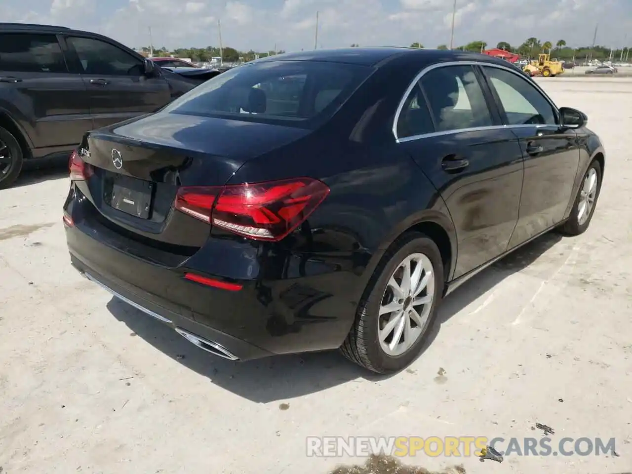 4 Photograph of a damaged car W1K3G4EBXLJ201726 MERCEDES-BENZ A-CLASS 2020