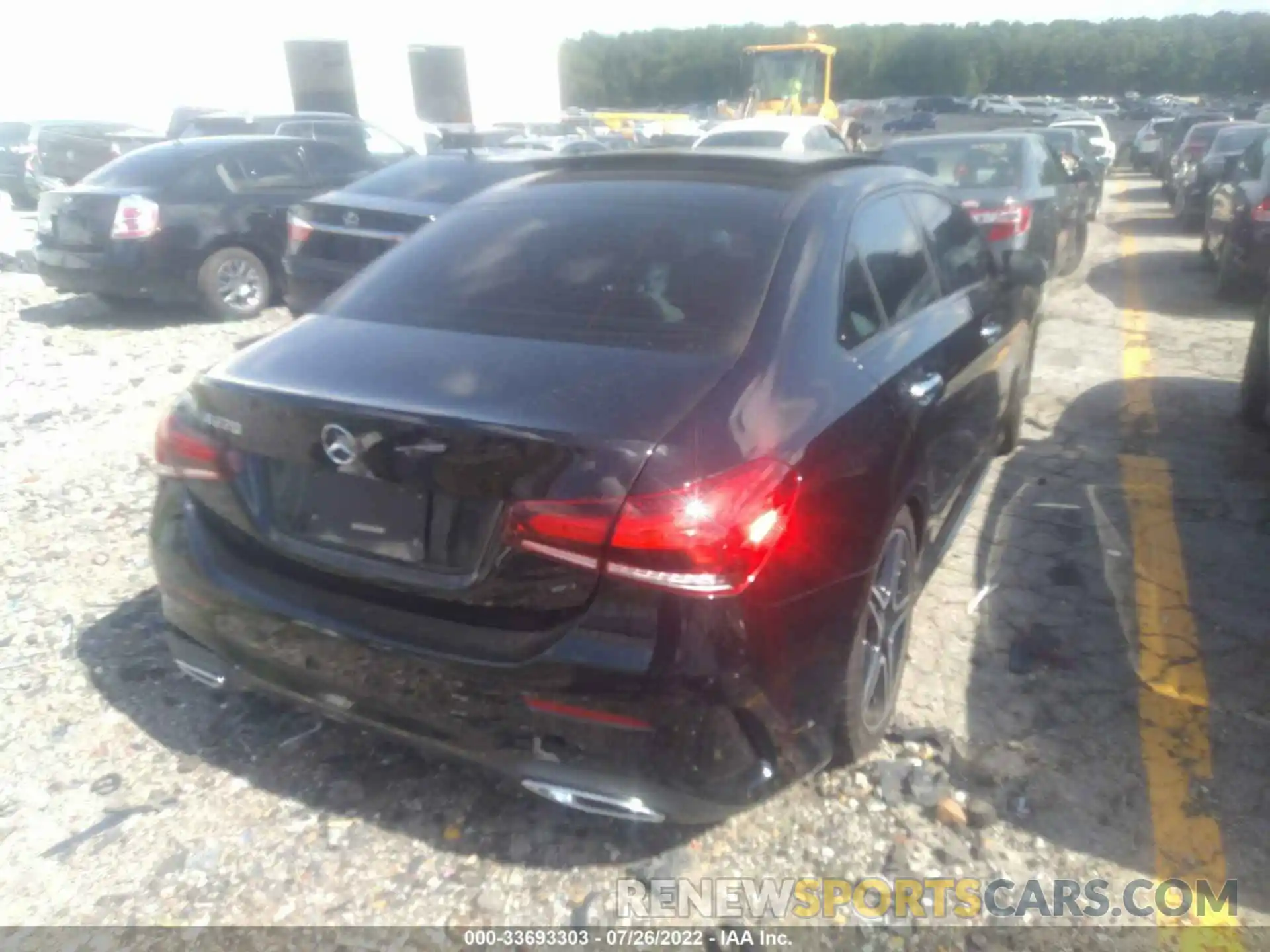 4 Photograph of a damaged car W1K3G4EBXLJ225167 MERCEDES-BENZ A-CLASS 2020