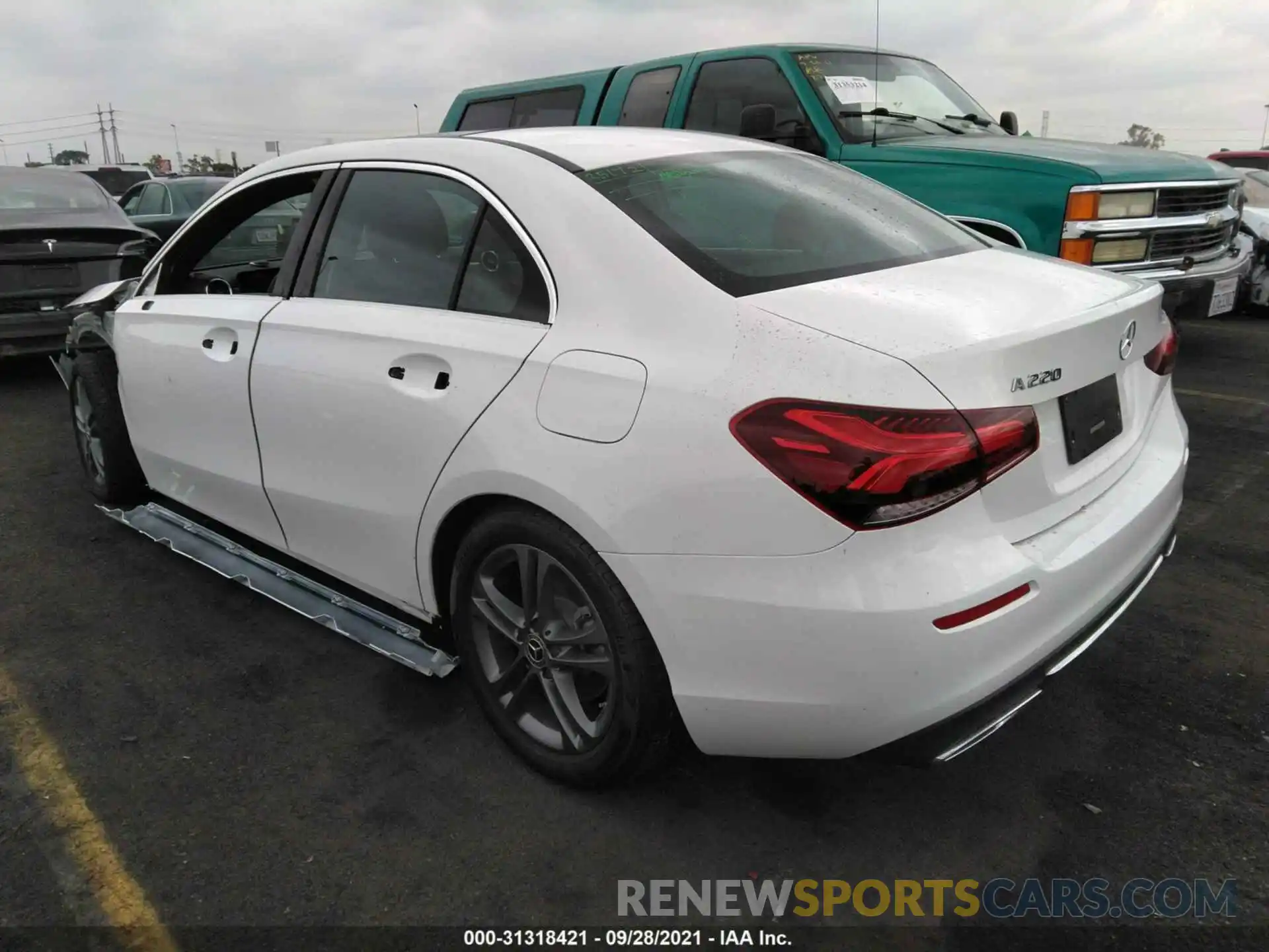 3 Photograph of a damaged car W1K3G4EBXLJ229946 MERCEDES-BENZ A-CLASS 2020