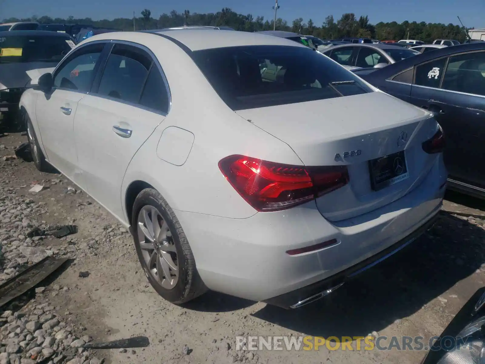 3 Photograph of a damaged car W1K3G4EBXLW043052 MERCEDES-BENZ A-CLASS 2020