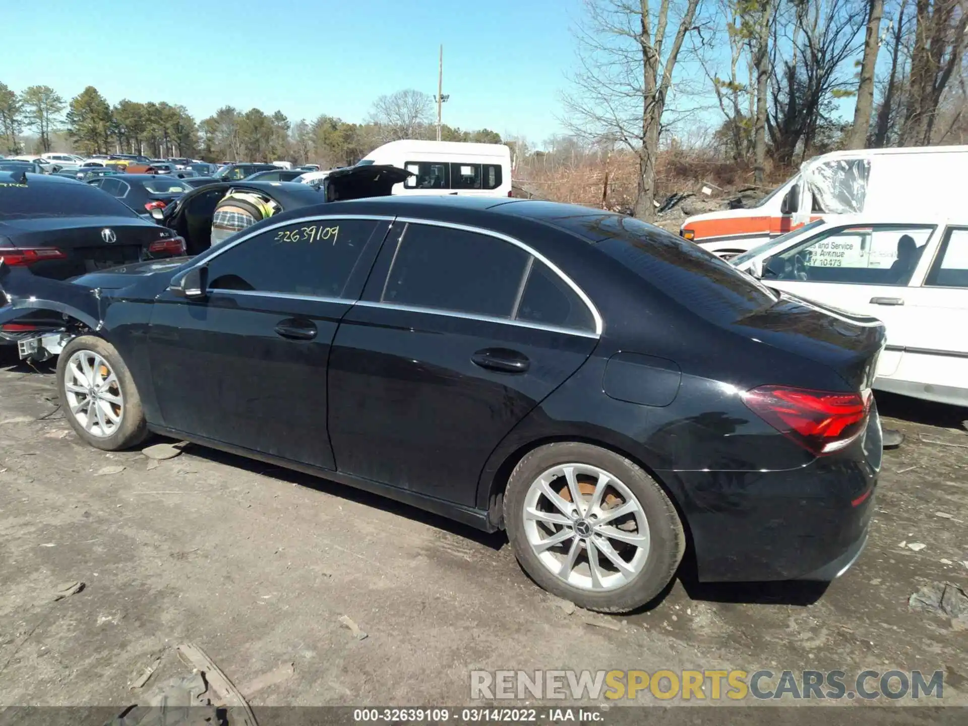 3 Photograph of a damaged car W1K3G4FBXLJ209615 MERCEDES-BENZ A-CLASS 2020