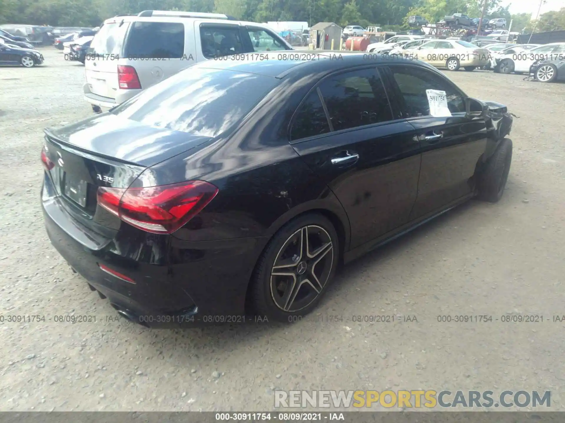 4 Photograph of a damaged car W1K3G5BB5LJ205466 MERCEDES-BENZ A-CLASS 2020