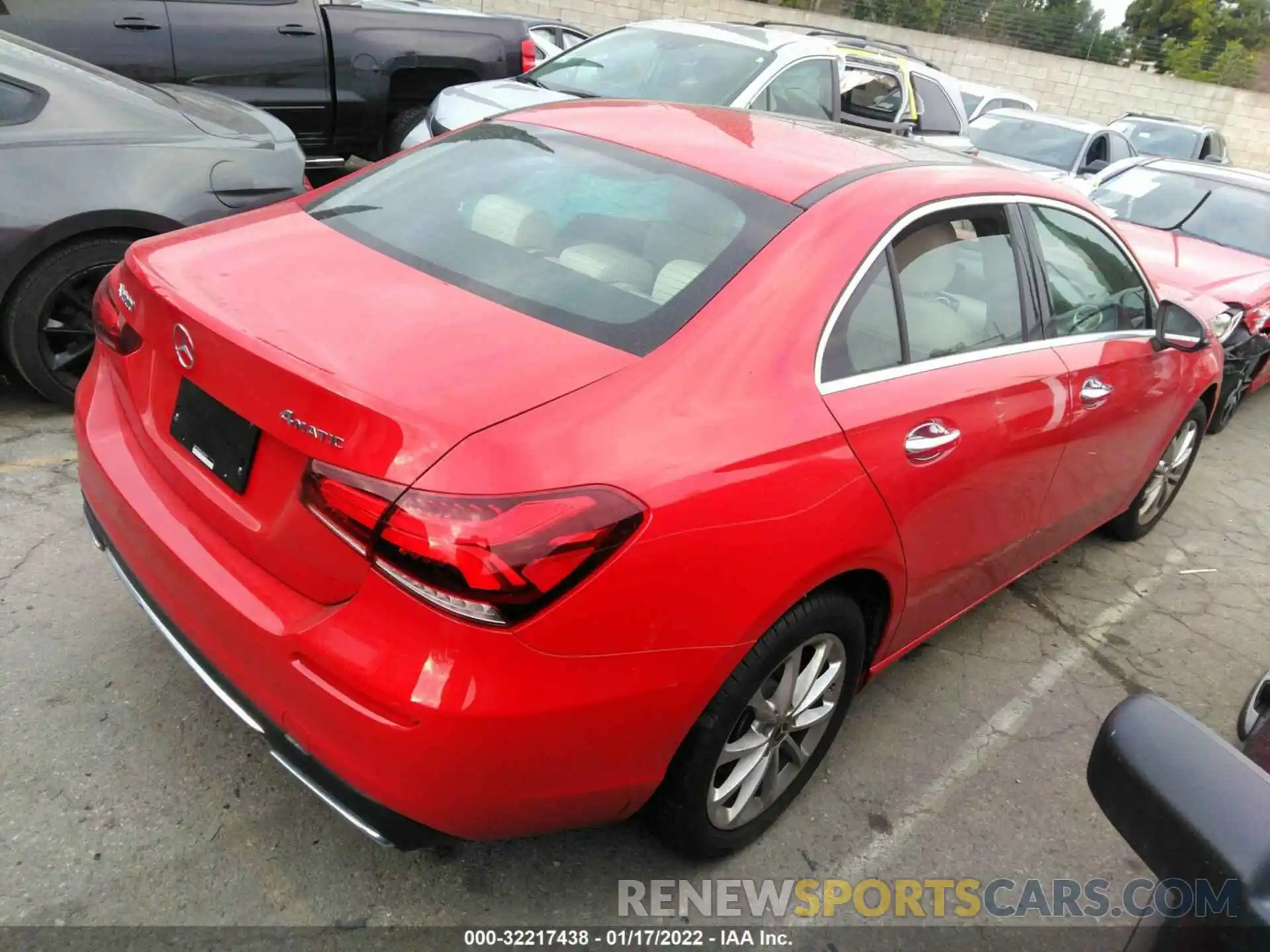 4 Photograph of a damaged car WDD3G4FB3LW037513 MERCEDES-BENZ A-CLASS 2020