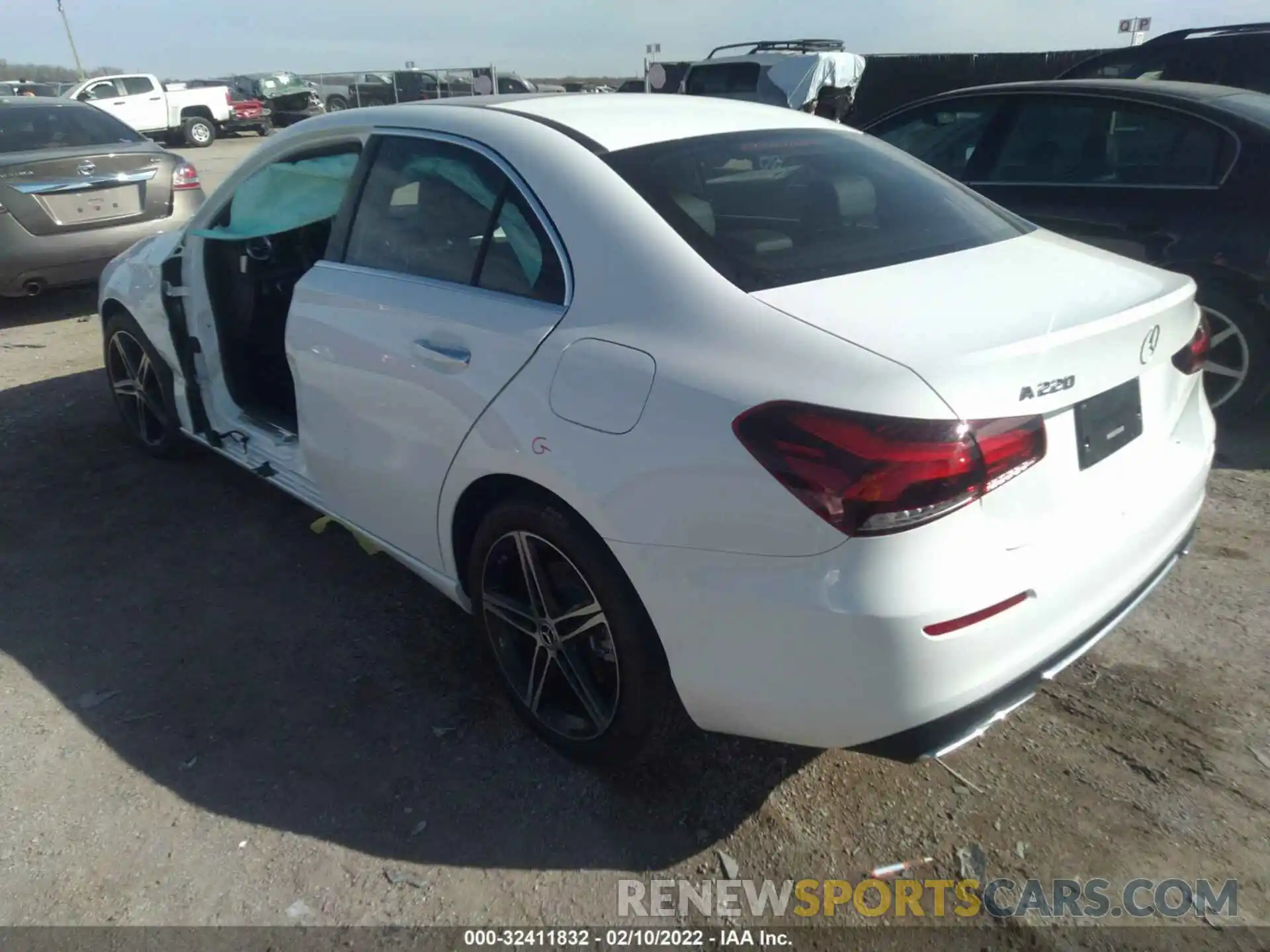 3 Photograph of a damaged car W1K3G4EB0MJ309340 MERCEDES-BENZ A-CLASS 2021