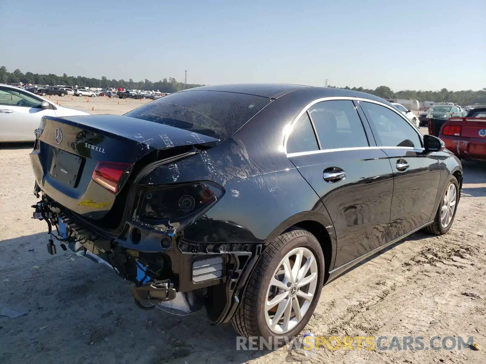 4 Photograph of a damaged car W1K3G4EB2MJ264725 MERCEDES-BENZ A-CLASS 2021