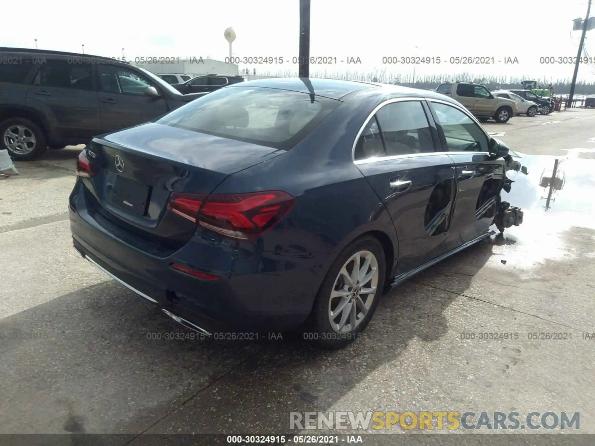 4 Photograph of a damaged car W1K3G4EB2MJ270167 MERCEDES-BENZ A-CLASS 2021