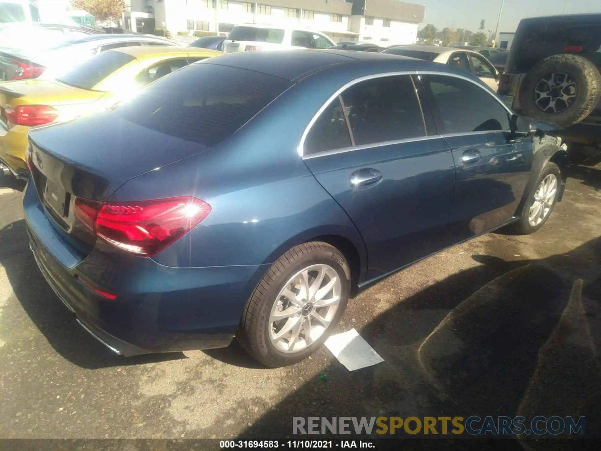 4 Photograph of a damaged car W1K3G4EB3MJ290301 MERCEDES-BENZ A-CLASS 2021