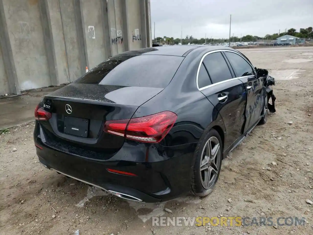 4 Photograph of a damaged car W1K3G4EB6MJ288395 MERCEDES-BENZ A-CLASS 2021