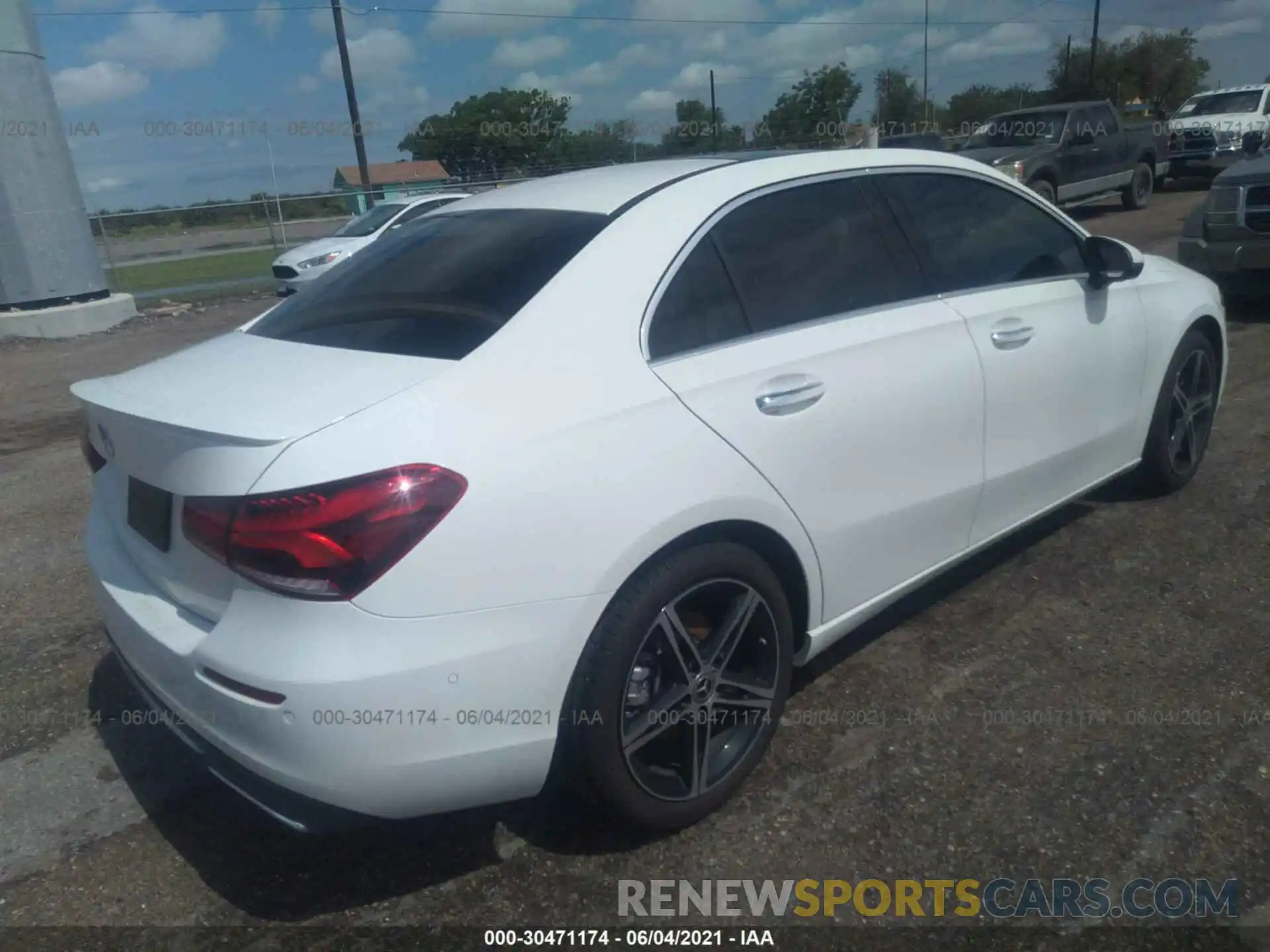 4 Photograph of a damaged car W1K3G4EB8MJ287992 MERCEDES-BENZ A-CLASS 2021