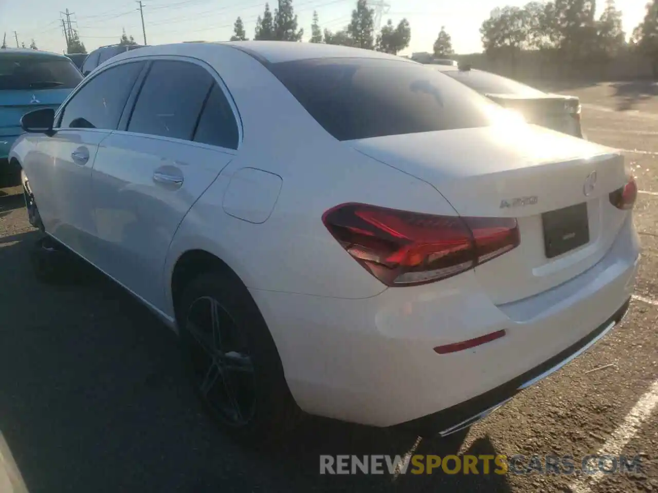 3 Photograph of a damaged car W1K3G4EB8MJ290326 MERCEDES-BENZ A-CLASS 2021