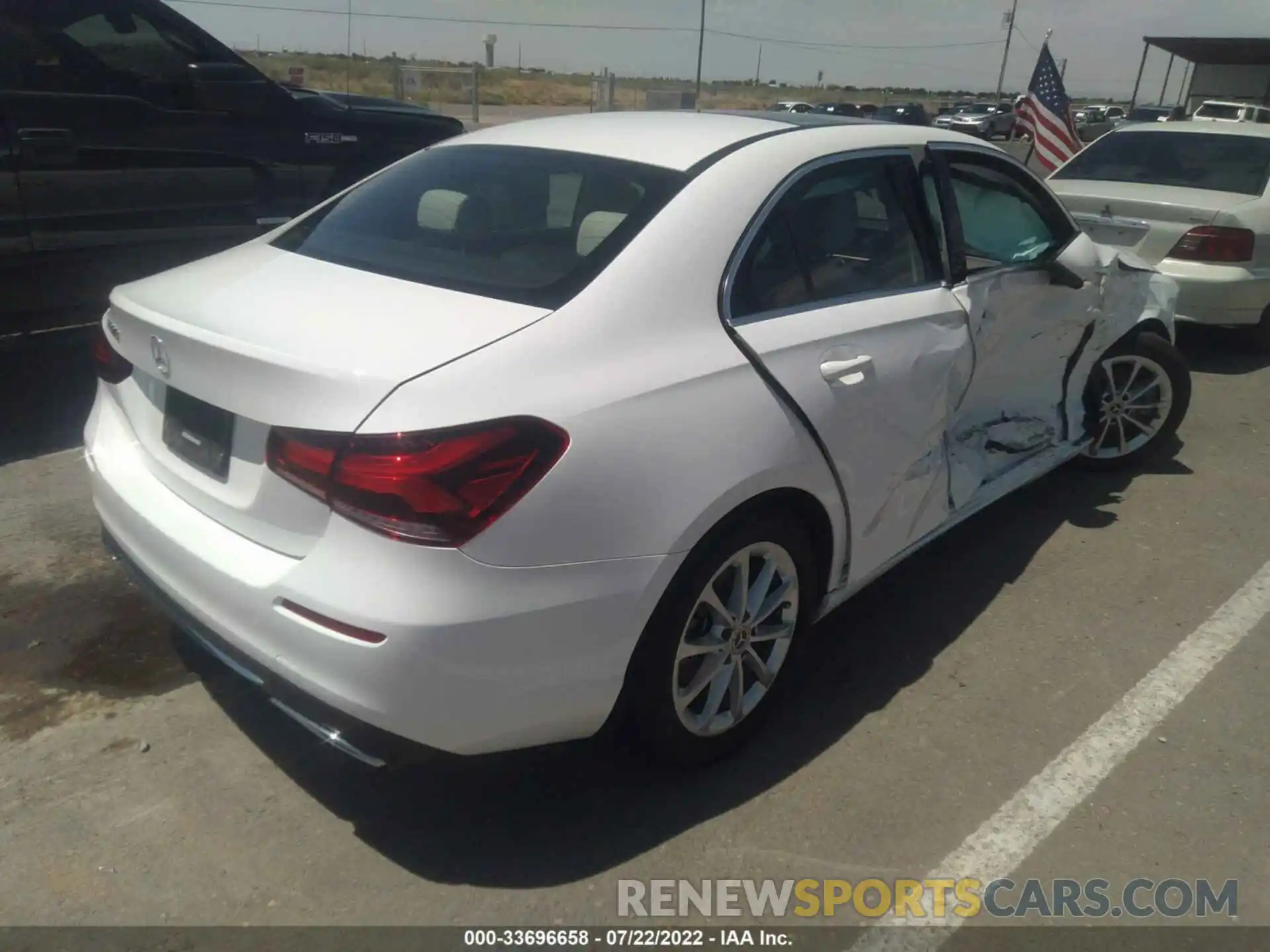 4 Photograph of a damaged car W1K3G4EBXMJ265606 MERCEDES-BENZ A-CLASS 2021