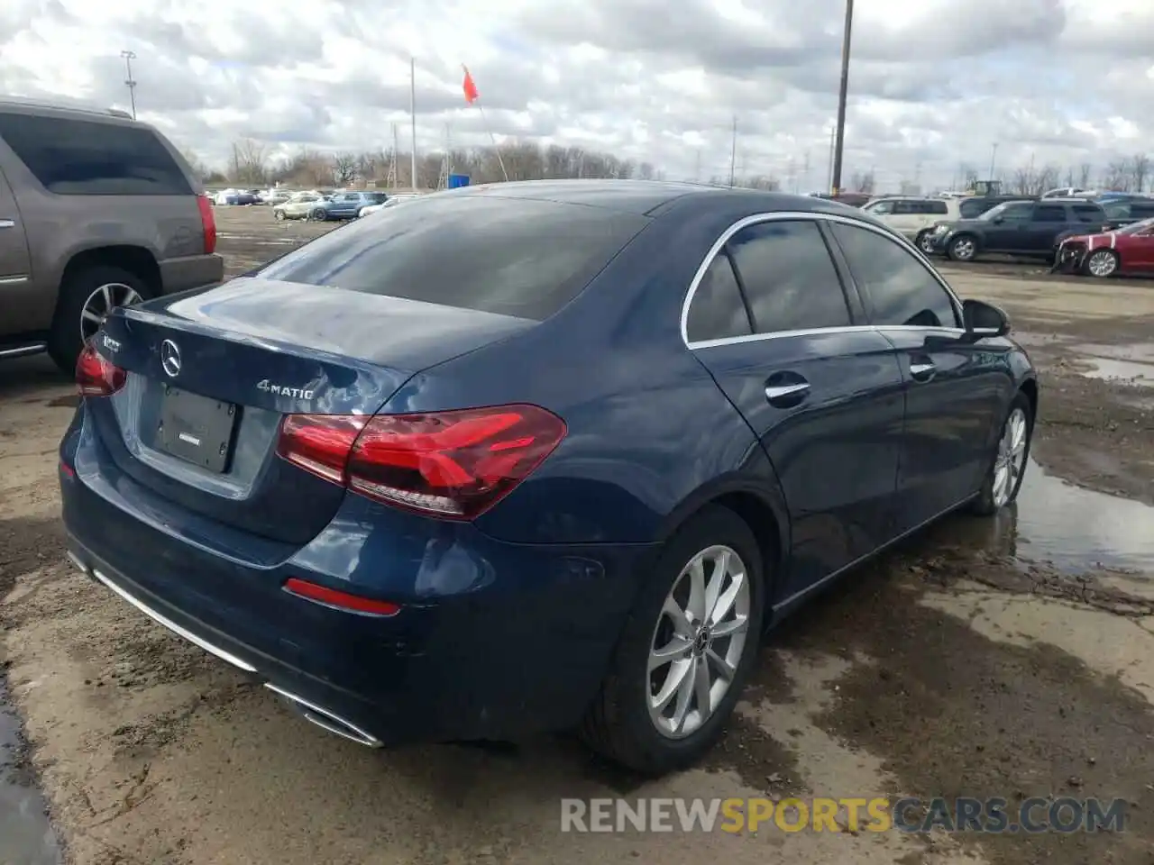 4 Photograph of a damaged car W1K3G4FB1MJ266867 MERCEDES-BENZ A-CLASS 2021