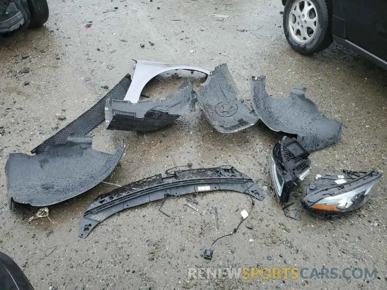 12 Photograph of a damaged car W1K3G4FB1MJ304100 MERCEDES-BENZ A-CLASS 2021