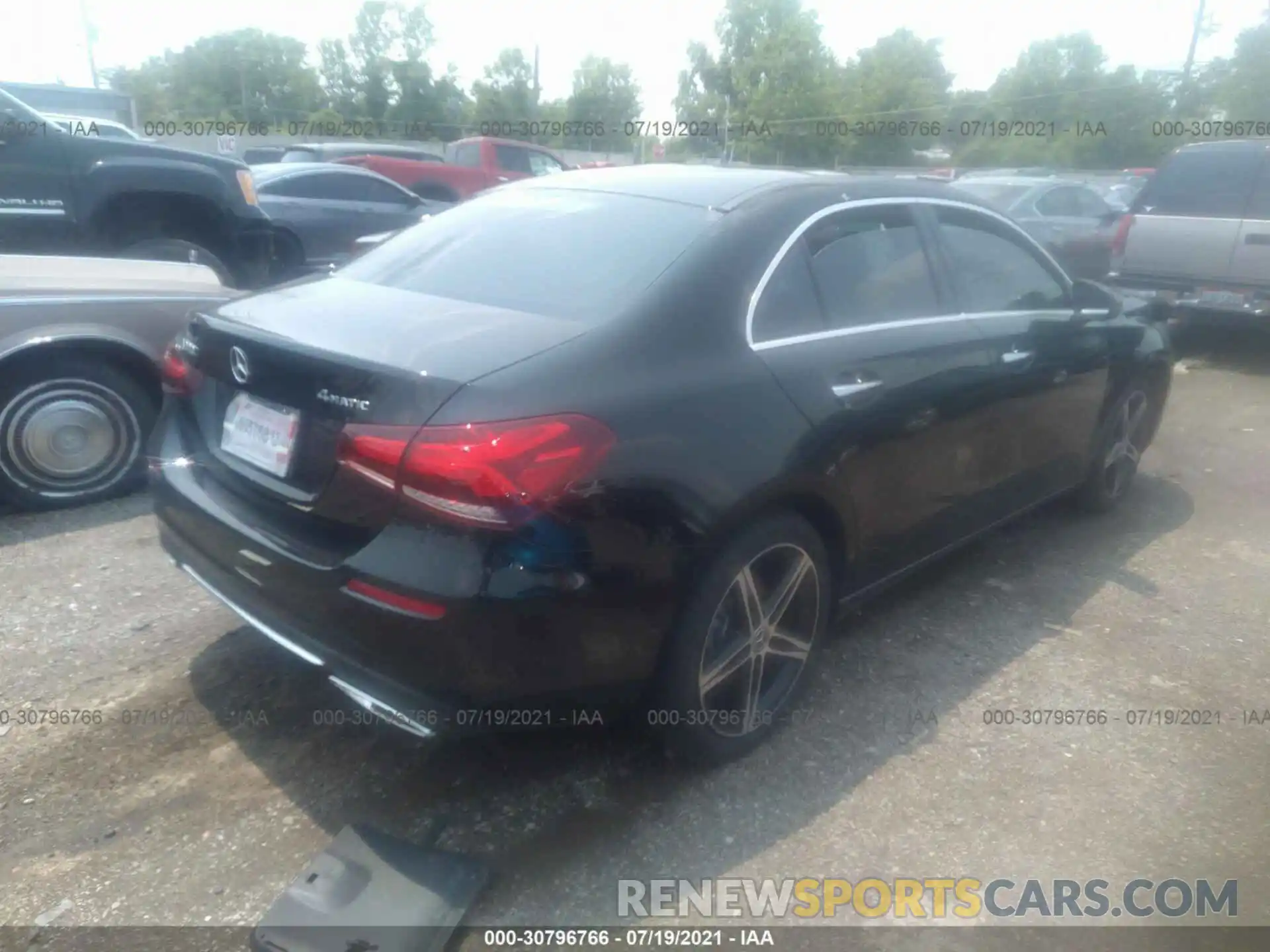 4 Photograph of a damaged car W1K3G4FB2MJ285864 MERCEDES-BENZ A-CLASS 2021