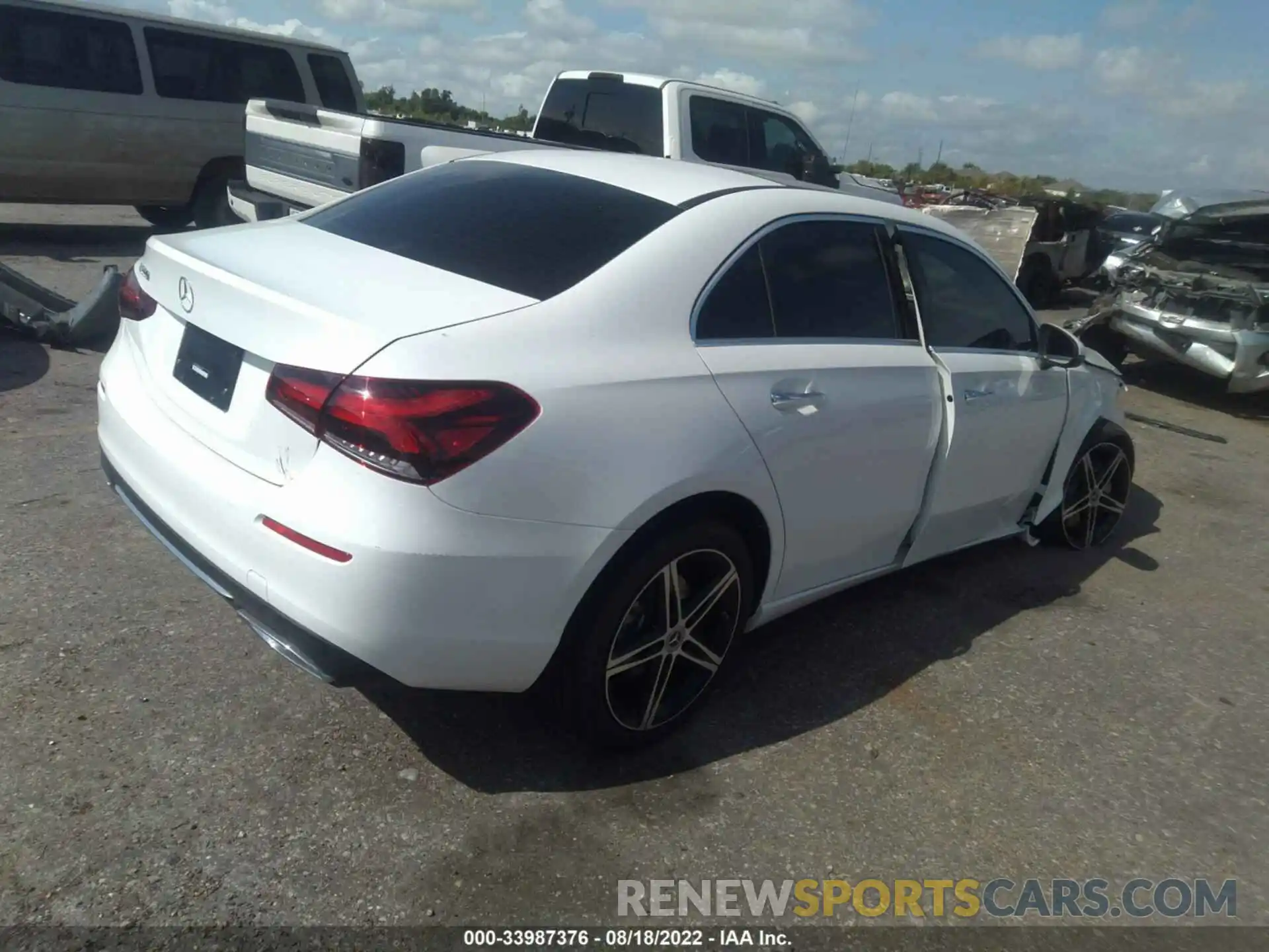 4 Photograph of a damaged car W1K3G4EB0NJ344199 MERCEDES-BENZ A-CLASS 2022