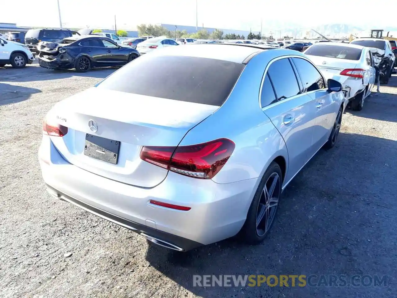 4 Photograph of a damaged car W1K3G4EB3NJ337750 MERCEDES-BENZ A-CLASS 2022