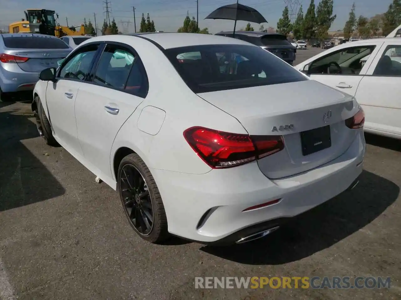 3 Photograph of a damaged car W1K3G4EB3NJ362633 MERCEDES-BENZ A-CLASS 2022